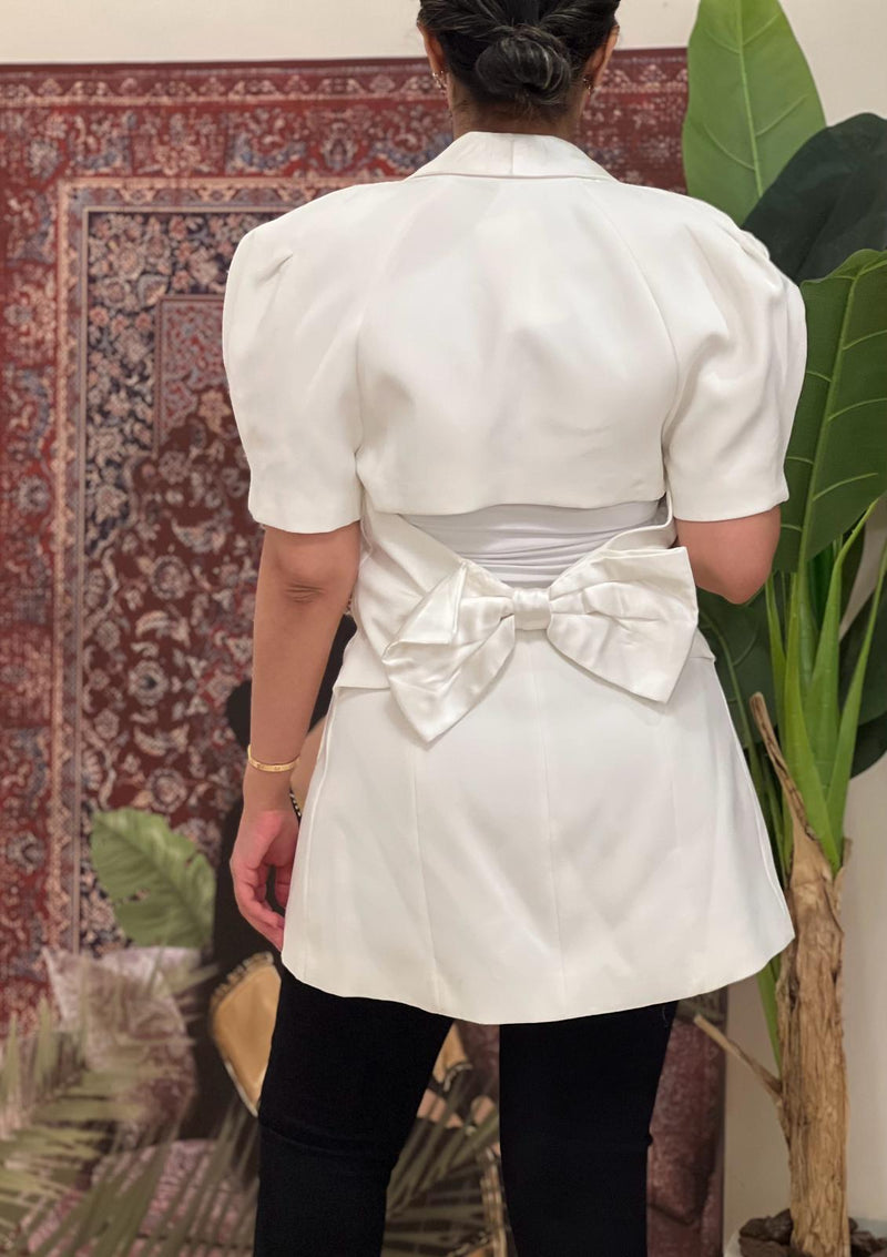 Short sleeves white jacket