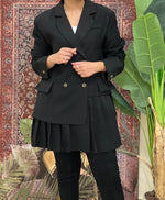 Pleated black jacket