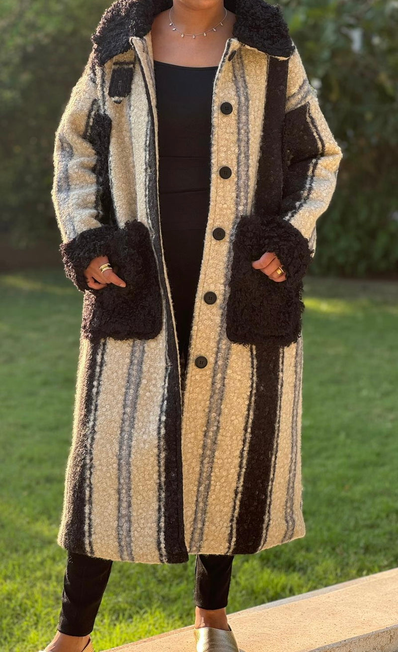 Striped wool long jacket w/ black collar