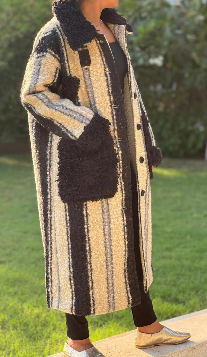 Striped wool long jacket w/ black collar