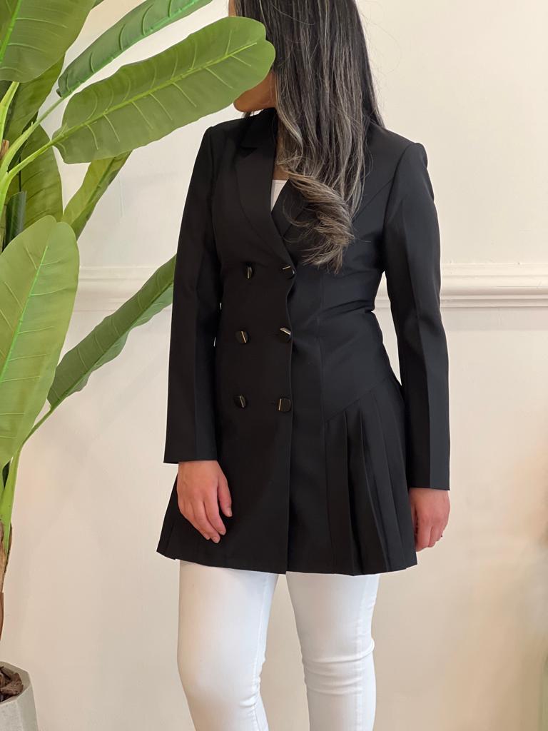 Pleated Black blazer