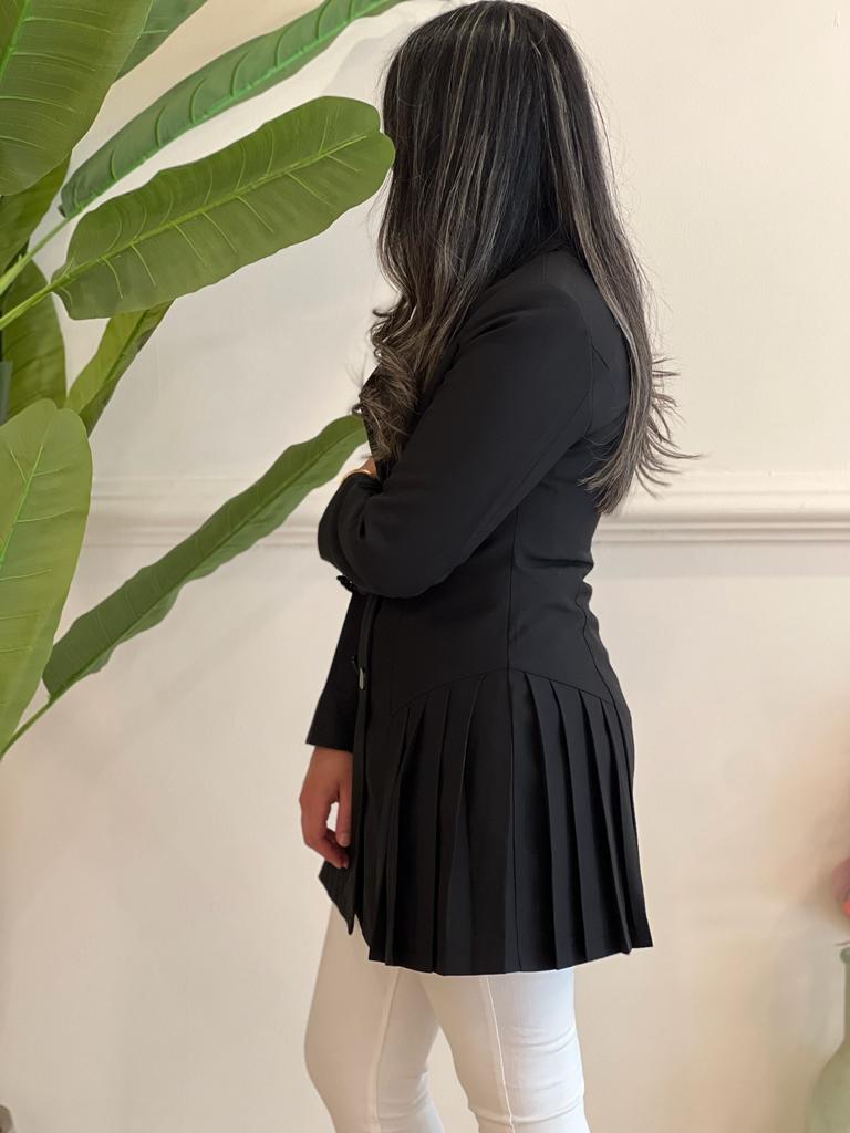 Pleated Black blazer