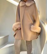 Beige cape with Fur collar