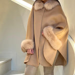 Beige cape with Fur collar