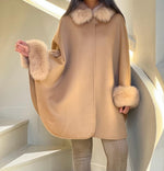Beige cape with Fur collar