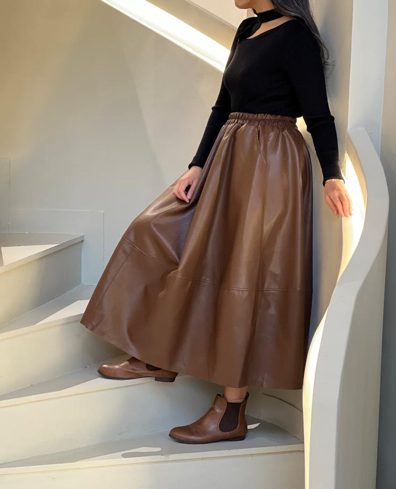 Long sleeves cut off black blouse