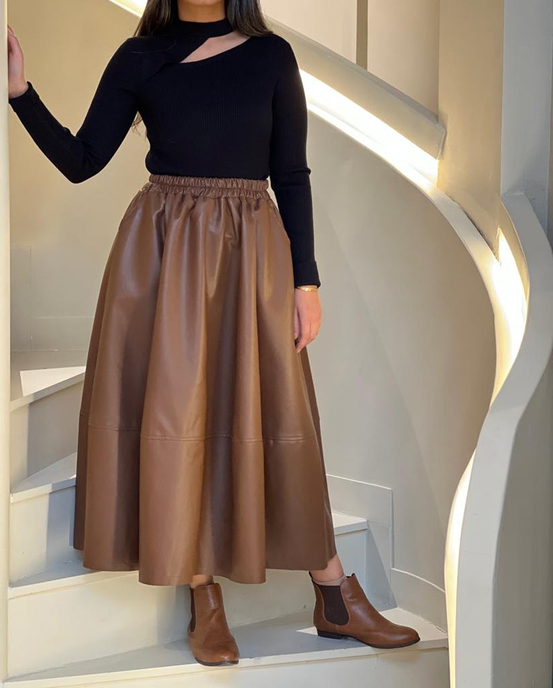 Long sleeves cut off black blouse