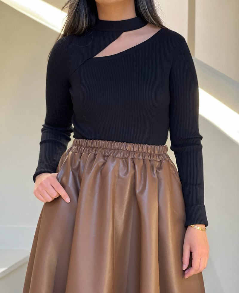 Long sleeves cut off black blouse